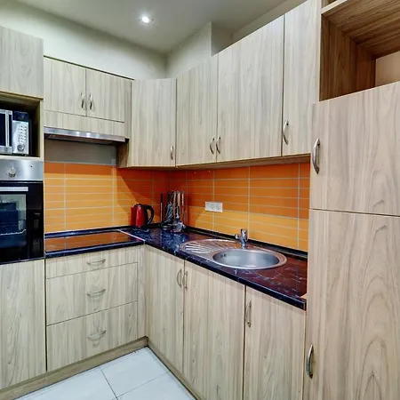 Egyetem Apartman Apartment *