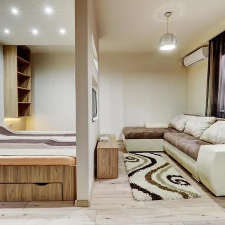 Egyetem Apartman *